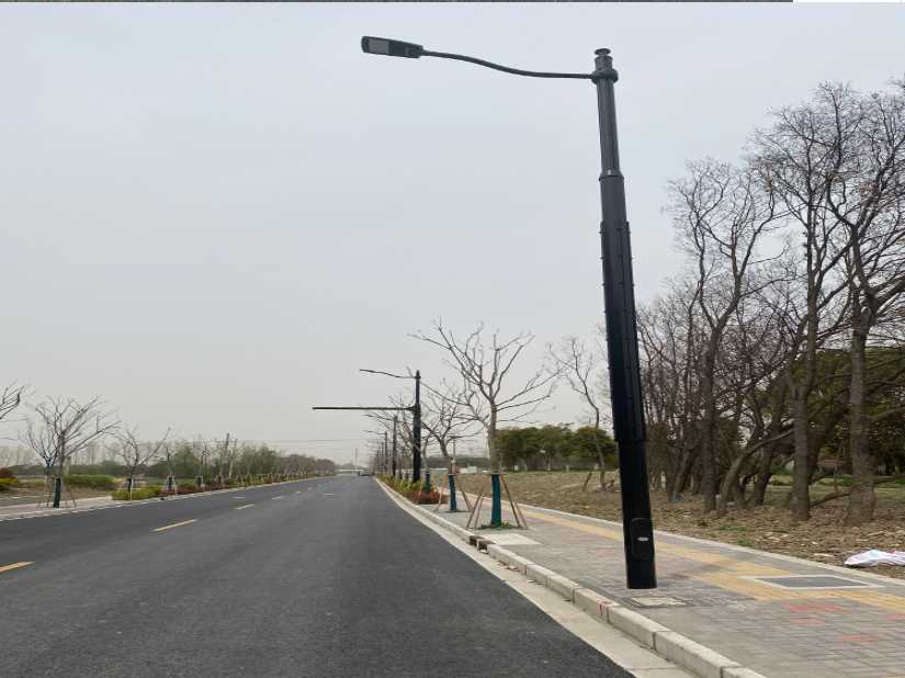 哈密市上海综合杆 太阳能路灯工程