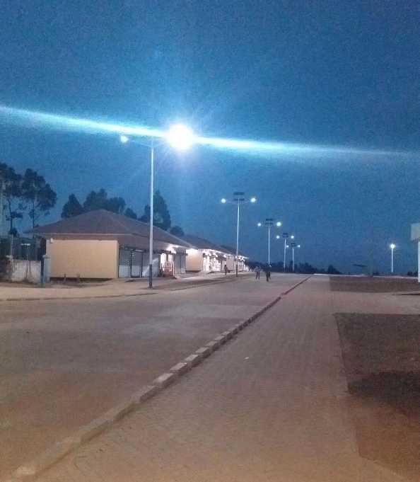 哈密市非洲科特迪瓦太阳能路灯工程